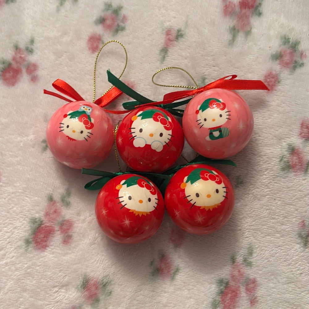 2012 HELLO KITTY Ornaments